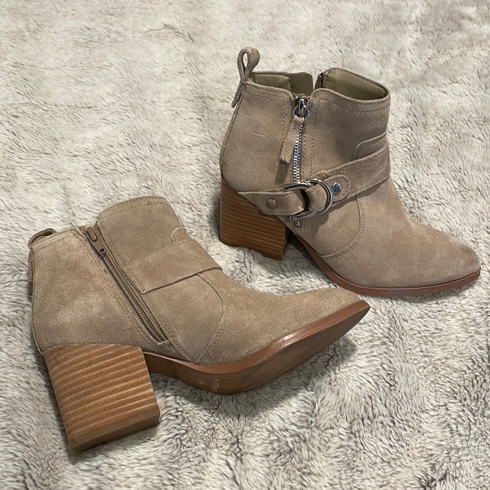 Marc Fisher booties!! Only worn once